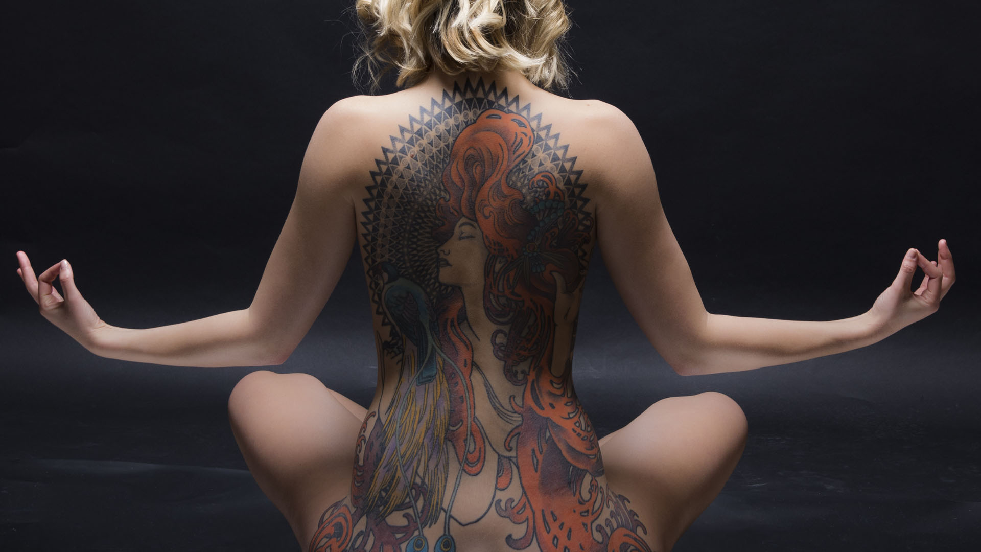 Fotografía comercial Tattoo Ninette espalda
